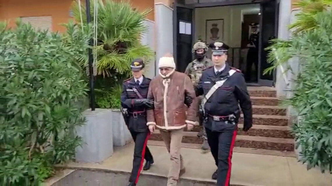 Il momento dell’arresto del boss Matteo Messina Denaro, le immagini Il momento dell’arresto del boss Matteo Messina Denaro, le immagini