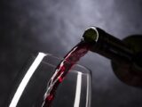 “Nuoce alla salute”, l’Italia si spacca per le etichette sul vino chieste dall’Irlanda