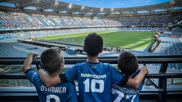 Il Napoli vince anche a Sassuolo, la città inizia anche a sognare