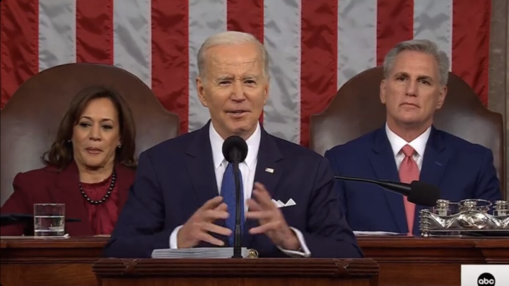 Il discorso sullo stato dell’Unione di Joe Biden: “Vietiamo le armi d’assalto, e riformiamo la polizia”