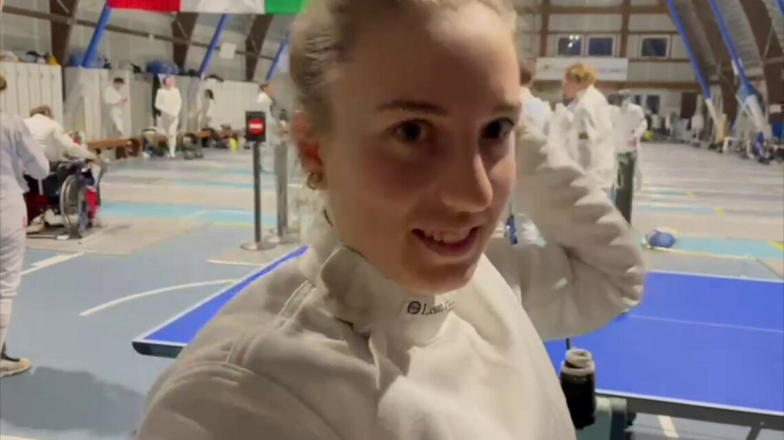 Scherma, l’azzurra Adosini perde in pedana ma vince per il fair play Scherma, l’azzurra Adosini perde in pedana ma vince per il fair play