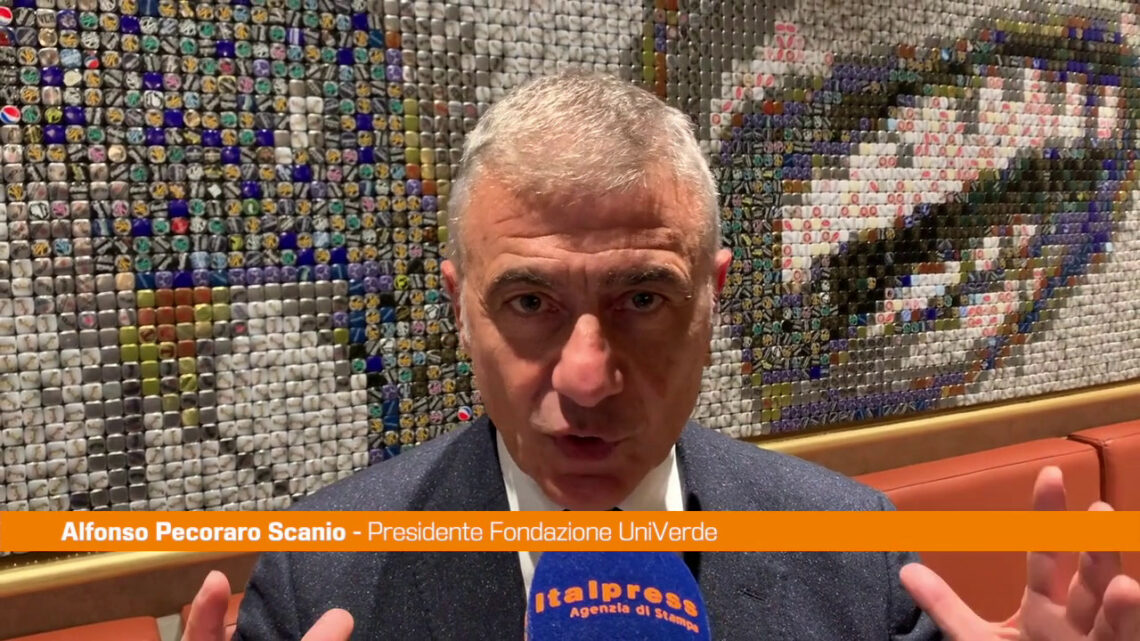 Pecoraro Scanio “Rilancio eccellenze con premi a panettone lombardo” Pecoraro Scanio “Rilancio eccellenze con premi a panettone lombardo”
