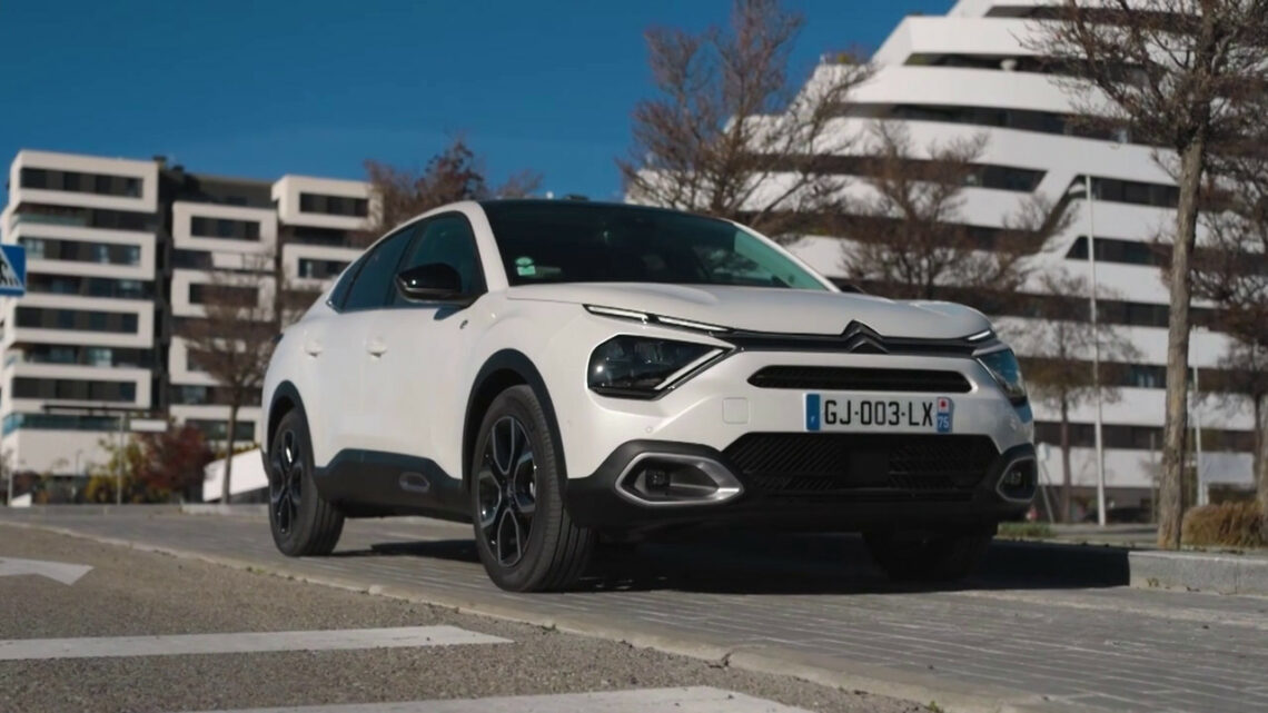 Citroen ë-C4 X Elettrica, fino a 360 km di autonomia Citroen ë-C4 X Elettrica, fino a 360 km di autonomia
