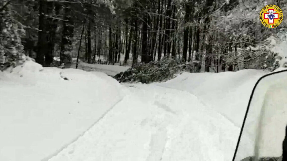 Neve, temporali e gelo, il Sud nella morsa del maltempo Neve, temporali e gelo, il Sud nella morsa del maltempo