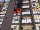 Fiamme in un appartamento a Lecce, i Vigili del Fuoco salvano anziana