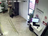 Arrestati dopo rapina in banca nel trapanese, le immagini  del colpo