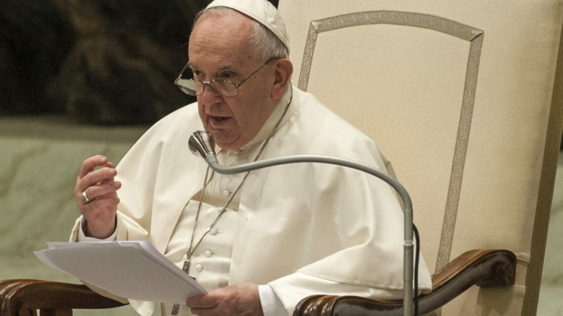 Papa “L’acqua va preservata, non sia motivo di guerre” Papa “L’acqua va preservata, non sia motivo di guerre”