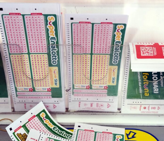 Superenalotto, centrato jackpot da 73,8 milioni con giocata online Superenalotto, centrato jackpot da 73,8 milioni con giocata online