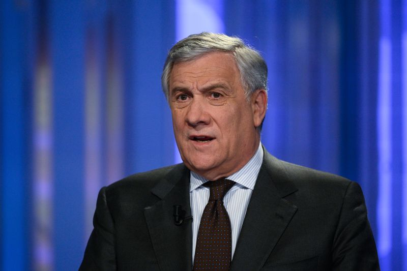 Tajani “Aiutare la Tunisia, la crisi alimenta l’emergenza migranti” Tajani “Aiutare la Tunisia, la crisi alimenta l’emergenza migranti”