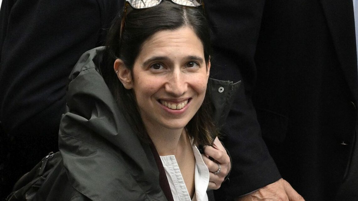 Schlein “Il Governo pianta solo bandierine ideologiche” Schlein “Il Governo pianta solo bandierine ideologiche”