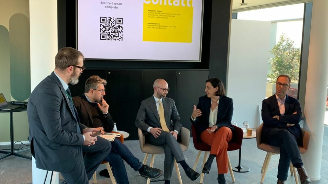 Le nuove sfide della comunicazione corporate, professionisti a confronto Le nuove sfide della comunicazione corporate, professionisti a confronto
