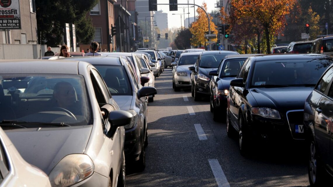 Auto, da ministri Ue ok a stop motori termici da 2035, Italia si astiene Auto, da ministri Ue ok a stop motori termici da 2035, Italia si astiene