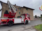 Grumello dal Monte, si incendia tetto di una cascina. nessun ferito