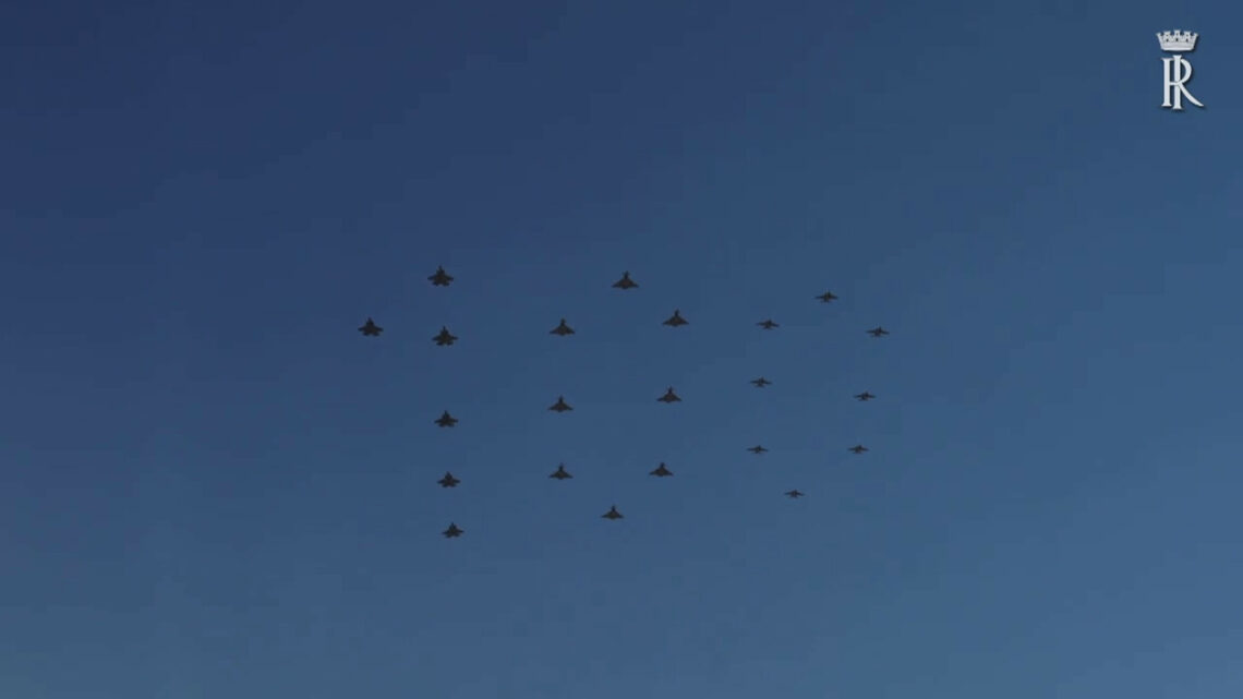 Mattarella alla cerimonia per i 100 anni dell’Aeronautica Militare Mattarella alla cerimonia per i 100 anni dell’Aeronautica Militare