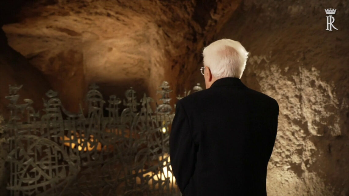 Fosse Ardeatine, l”omaggio di Mattarella alle vittime Fosse Ardeatine, l”omaggio di Mattarella alle vittime