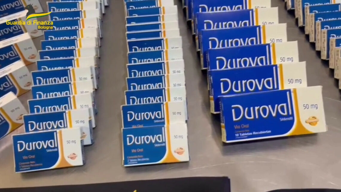 Sequestro di stupefacenti e farmaci all’aeroporto di Bologna Sequestro di stupefacenti e farmaci all’aeroporto di Bologna