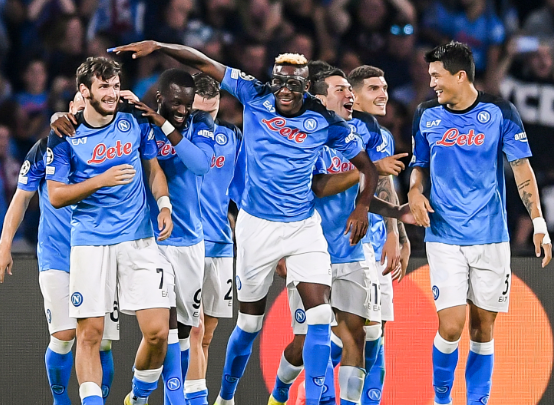 Il Napoli fa poker al Toro, calcio spettacolo e gioco spumeggiante