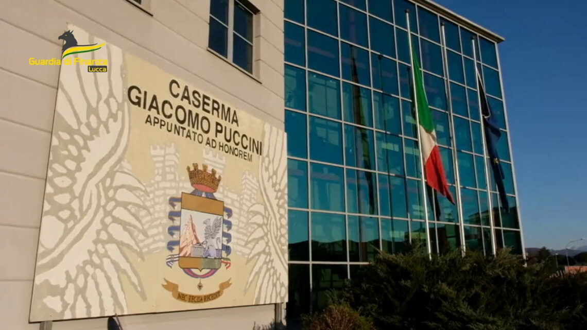 Lucca, Gdf scopre frode fiscale e sequestra beni per 100mila euro Lucca, Gdf scopre frode fiscale e sequestra beni per 100mila euro
