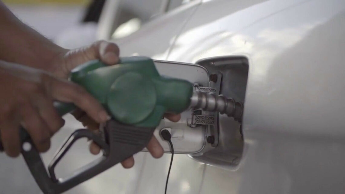 Auto a benzina e diesel, l’Ue conferma lo stop dal 2035 Auto a benzina e diesel, l’Ue conferma lo stop dal 2035