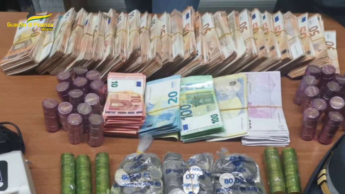 22 arresti a Milano per fatture false, sequestri per 300 milioni 22 arresti a Milano per fatture false, sequestri per 300 milioni