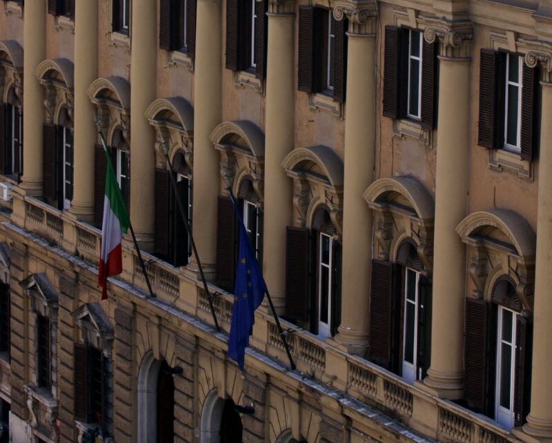 Nomine, Cattaneo ad e Scaroni presidente Enel. Cingolani a Leonardo. Confermati Descalzi (Eni) e Del Fante (Poste) Nomine, Cattaneo ad e Scaroni presidente Enel. Cingolani a Leonardo. Confermati Descalzi (Eni) e Del Fante (Poste)