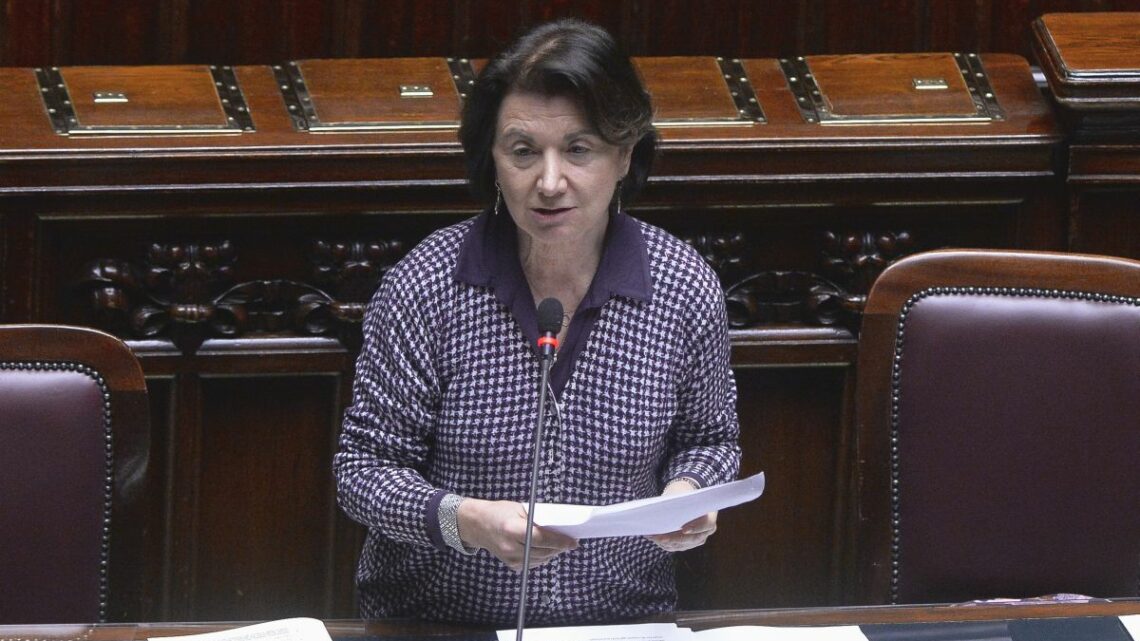 Roccella “Natalità è questione di sistema, non di bonus” Roccella “Natalità è questione di sistema, non di bonus”