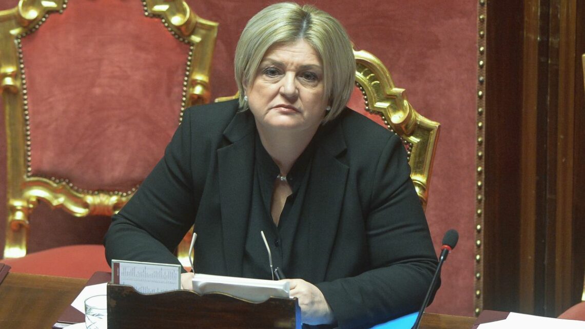 Def, Calderone “Lavoriamo con prudenza, riforma pensioni dopo l’estate” Def, Calderone “Lavoriamo con prudenza, riforma pensioni dopo l’estate”