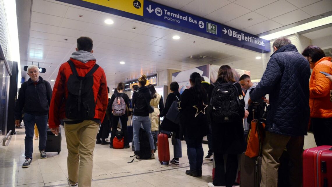 Deraglia un treno merci, disagi e ritardi da Nord a Sud Deraglia un treno merci, disagi e ritardi da Nord a Sud