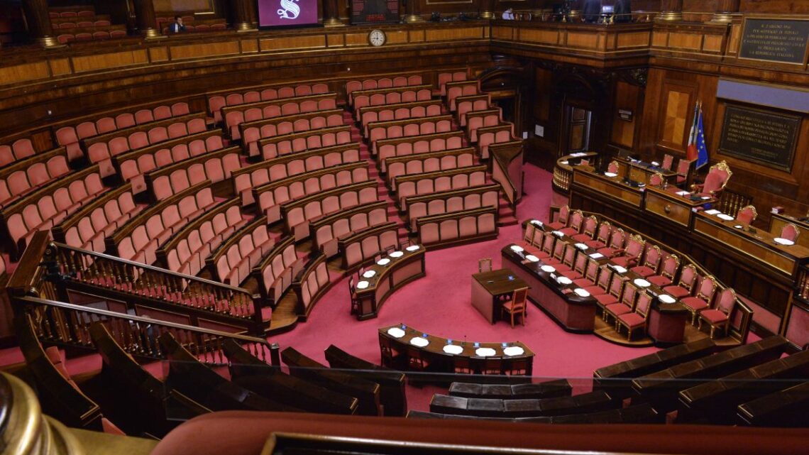 Def, dal Senato via libera a risoluzione su scostamento di bilancio Def, dal Senato via libera a risoluzione su scostamento di bilancio