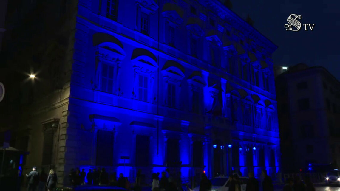 Autismo, la facciata di Palazzo Madama s’illumina di blu Autismo, la facciata di Palazzo Madama s’illumina di blu