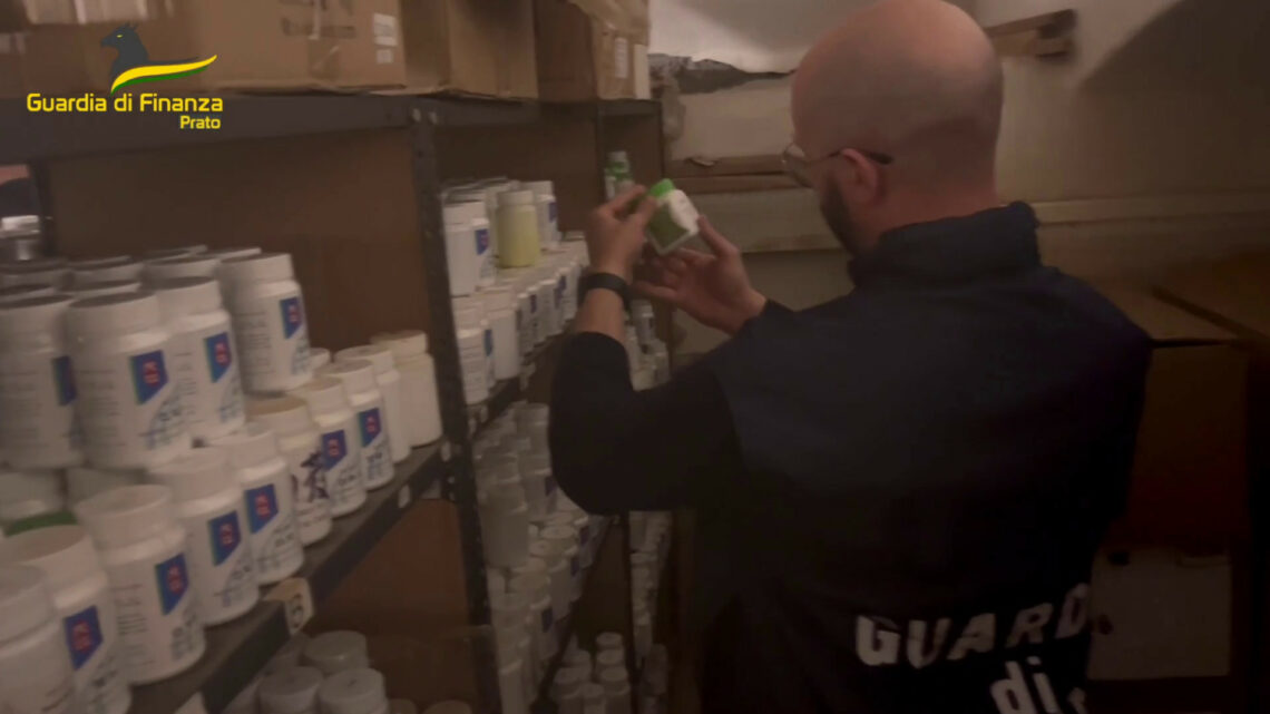 Maxi sequestro di integratori alimentari a Prato Maxi sequestro di integratori alimentari a Prato