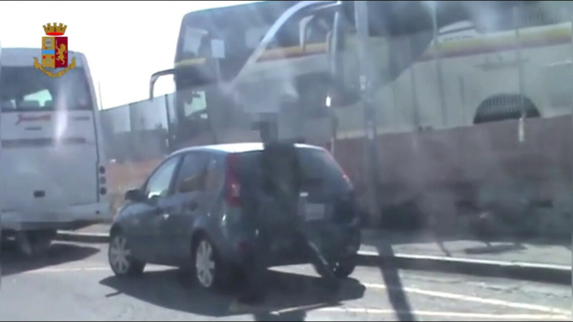 Migranti, smantellato traffico di esseri umani Migranti, smantellato traffico di esseri umani