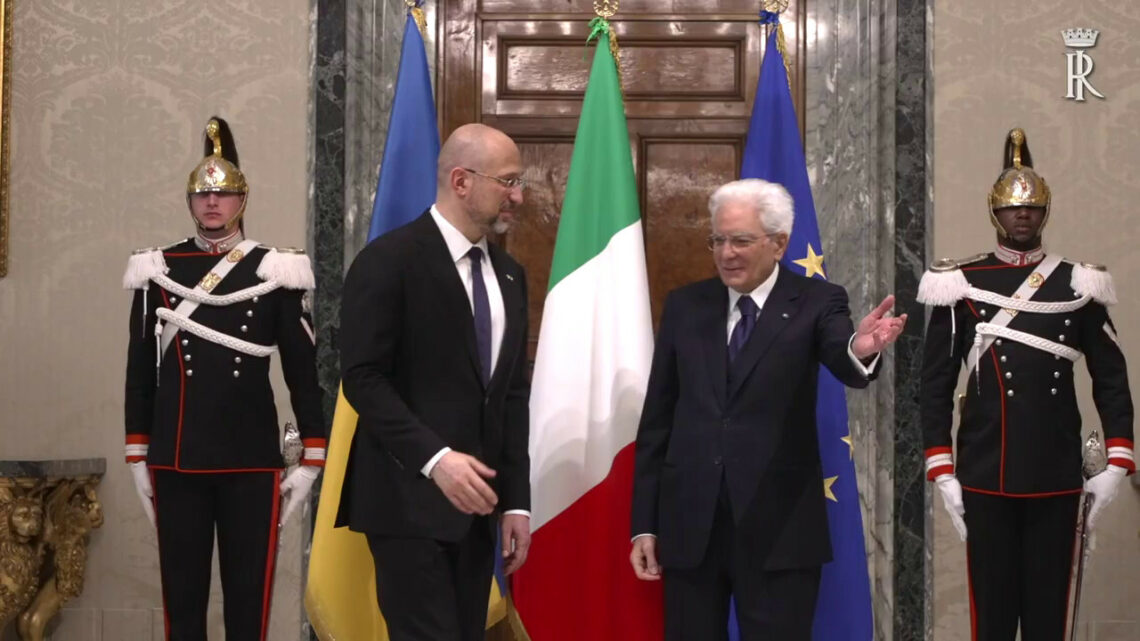 Mattarella incontra una delegazione ucraina al Quirinale Mattarella incontra una delegazione ucraina al Quirinale