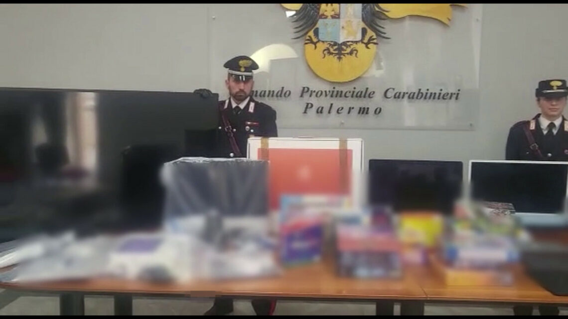 Preside arrestata a Palermo, ecco cosa hanno sequestrato i Carabinieri Preside arrestata a Palermo, ecco cosa hanno sequestrato i Carabinieri