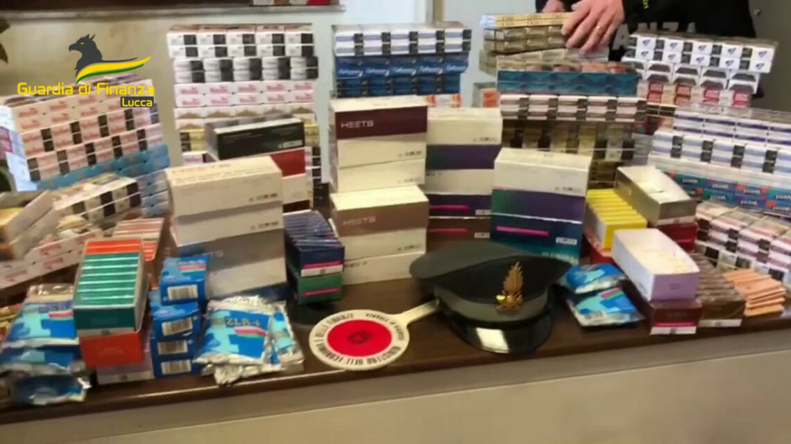 Lucca, sequestrate 1.700 stecche sigarette a tabaccaio non autorizzato Lucca, sequestrate 1.700 stecche sigarette a tabaccaio non autorizzato