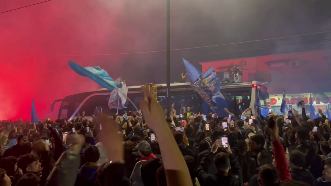 Festa dei tifosi del Napoli a Capodichino