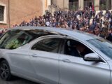 L’ultimo saluto al senatore Augello, Meloni si commuove