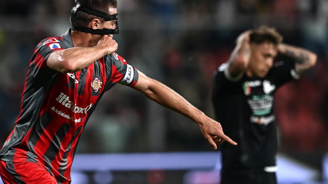 La Cremonese vince 2-0 lo scontro salvezza con lo Spezia La Cremonese vince 2-0 lo scontro salvezza con lo Spezia
