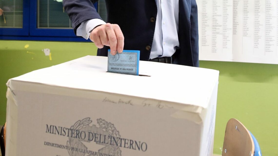 Centrodestra vince i ballottaggi, al centrosinistra solo Vicenza Centrodestra vince i ballottaggi, al centrosinistra solo Vicenza