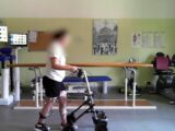 Un neurostimolatore midollare per camminare dopo una lesione spinale