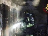 Incendio in azienda di lavorazione alimenti nel ragusano