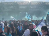 Festa scudetto a Napoli, marea di tifosi fuori dallo stadio Maradona