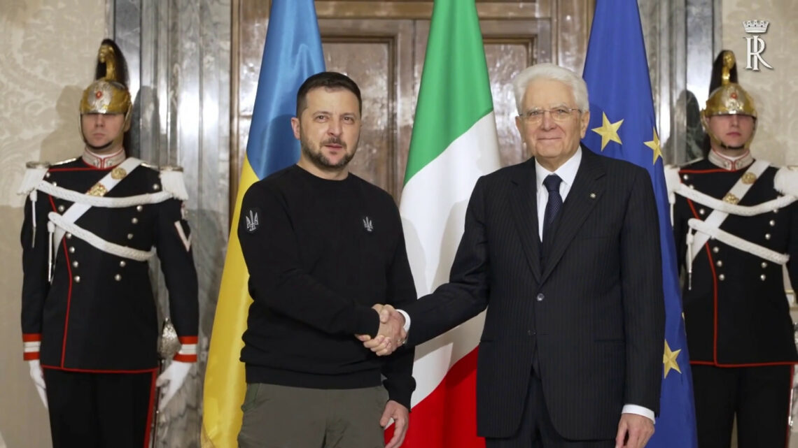 Mattarella riceve Zelensky al Quirinale Mattarella riceve Zelensky al Quirinale