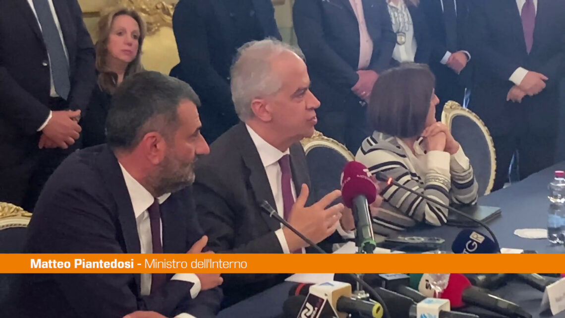 Sicurezza, Piantedosi a Bari “Rafforzeremo l’attenzione” Sicurezza, Piantedosi a Bari “Rafforzeremo l’attenzione”