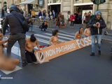 Roma, a seno nudo per l’ambiente. Protesta di Ultima Generazione