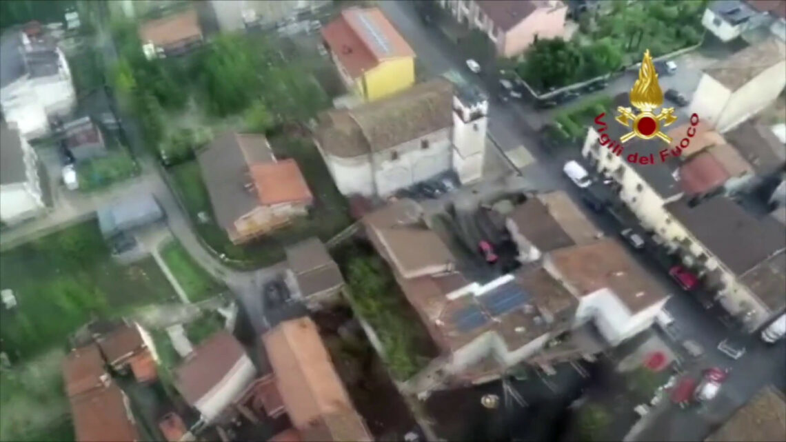 Bomba d’acqua in Irpinia, le immagini dei soccorsi Bomba d’acqua in Irpinia, le immagini dei soccorsi