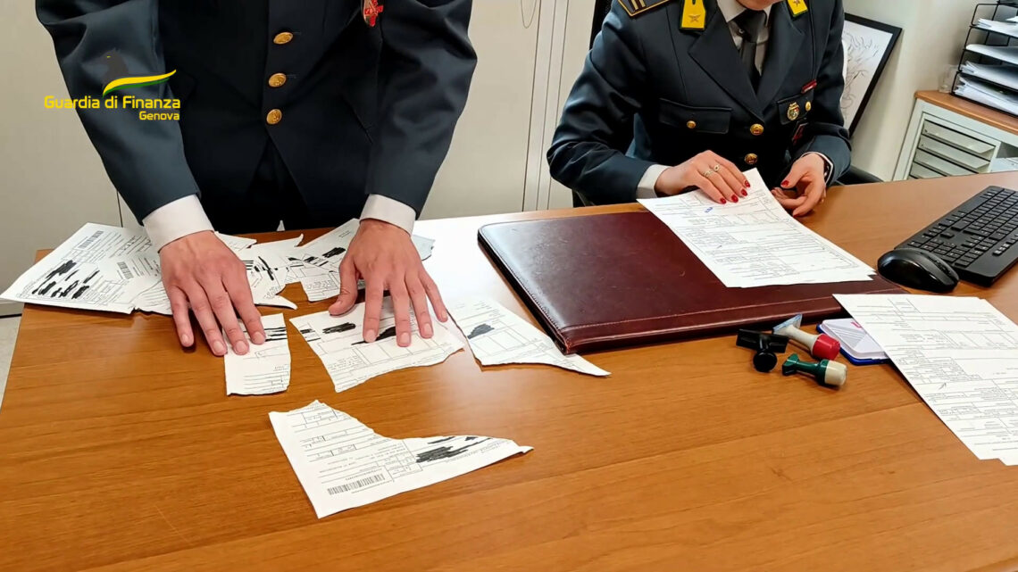Genova, Gdf scopre sistema di frode di una società di spedizioni Genova, Gdf scopre sistema di frode di una società di spedizioni