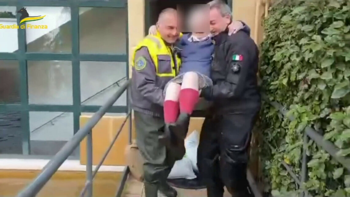 Operazioni soccorso Guardia di Finanza in Emilia Romagna, le immagini Operazioni soccorso Guardia di Finanza in Emilia Romagna, le immagini