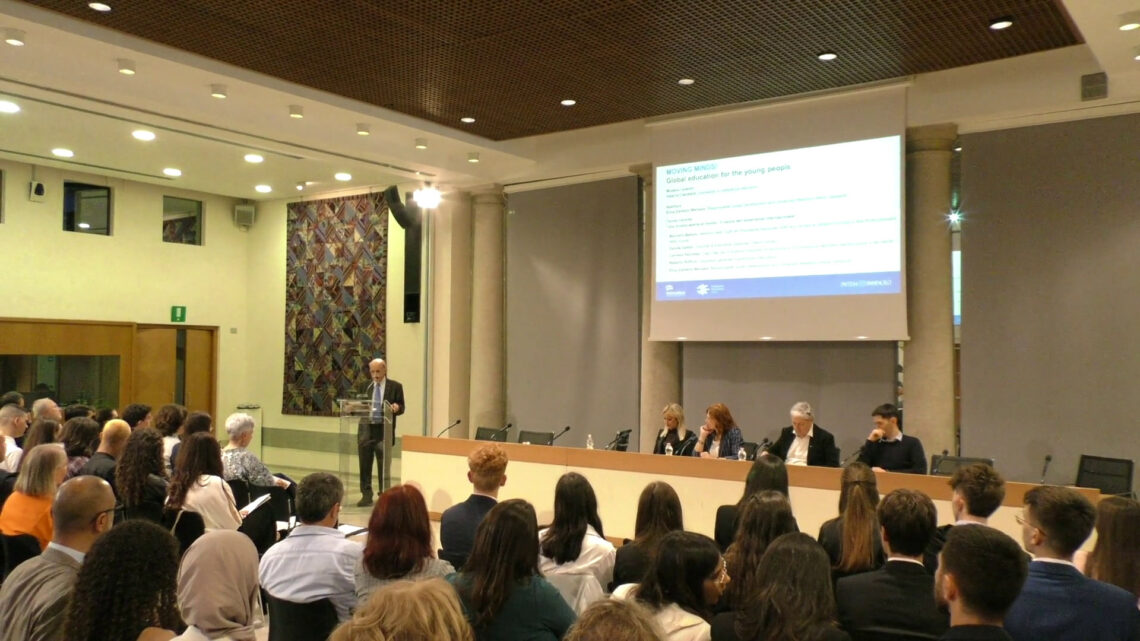 Intesa Sanpaolo, borse a 800 studenti in 20 anni con Intercultura Intesa Sanpaolo, borse a 800 studenti in 20 anni con Intercultura