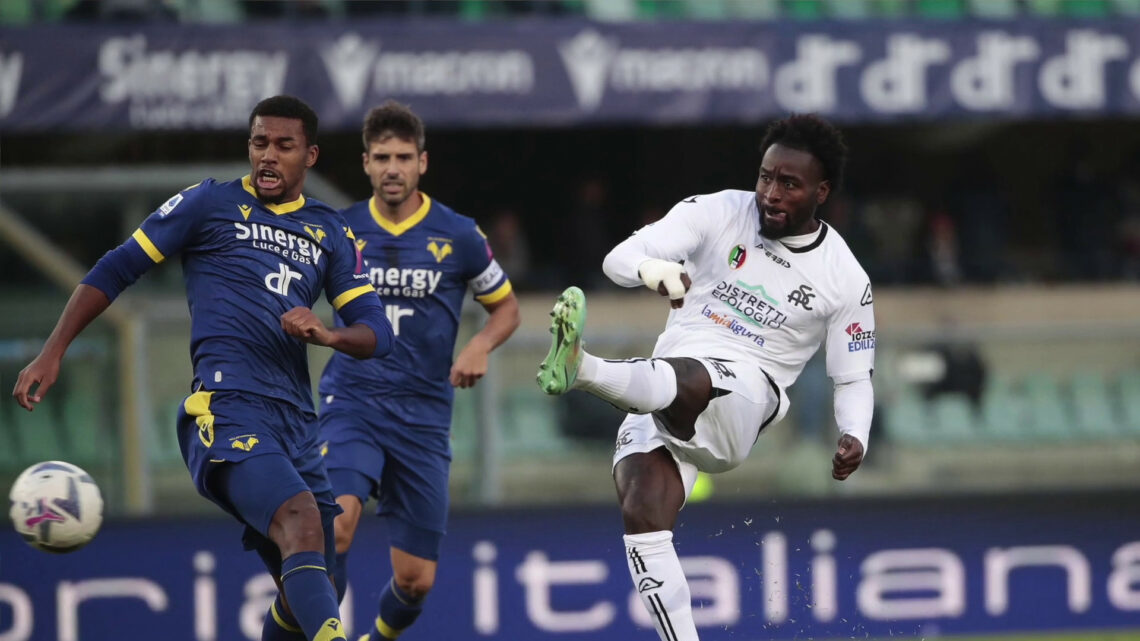 Il Pallone Racconta – Verona salvo, Cagliari in A Il Pallone Racconta – Verona salvo, Cagliari in A